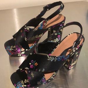 TOPSHOP Embroidered Platform Sandals Size 7 1/2